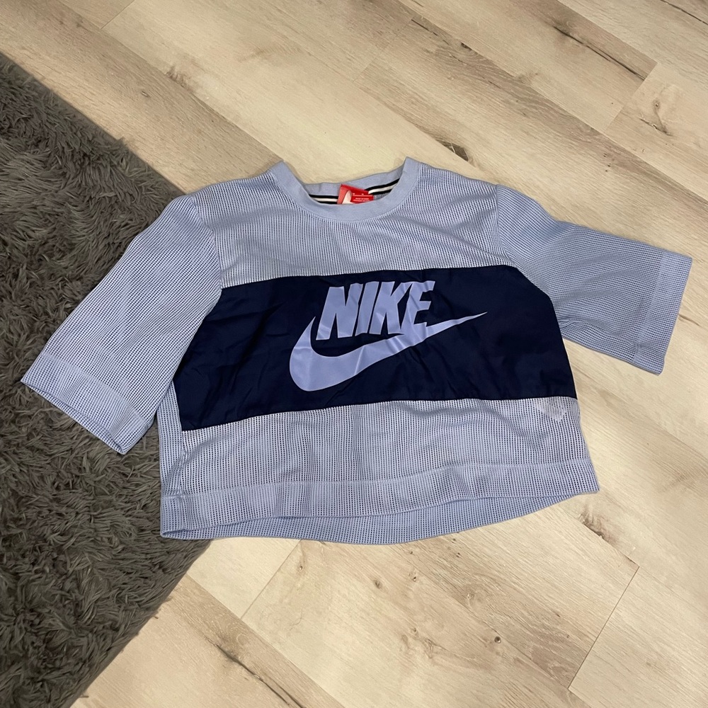 Nike Cropped Mesh Tee